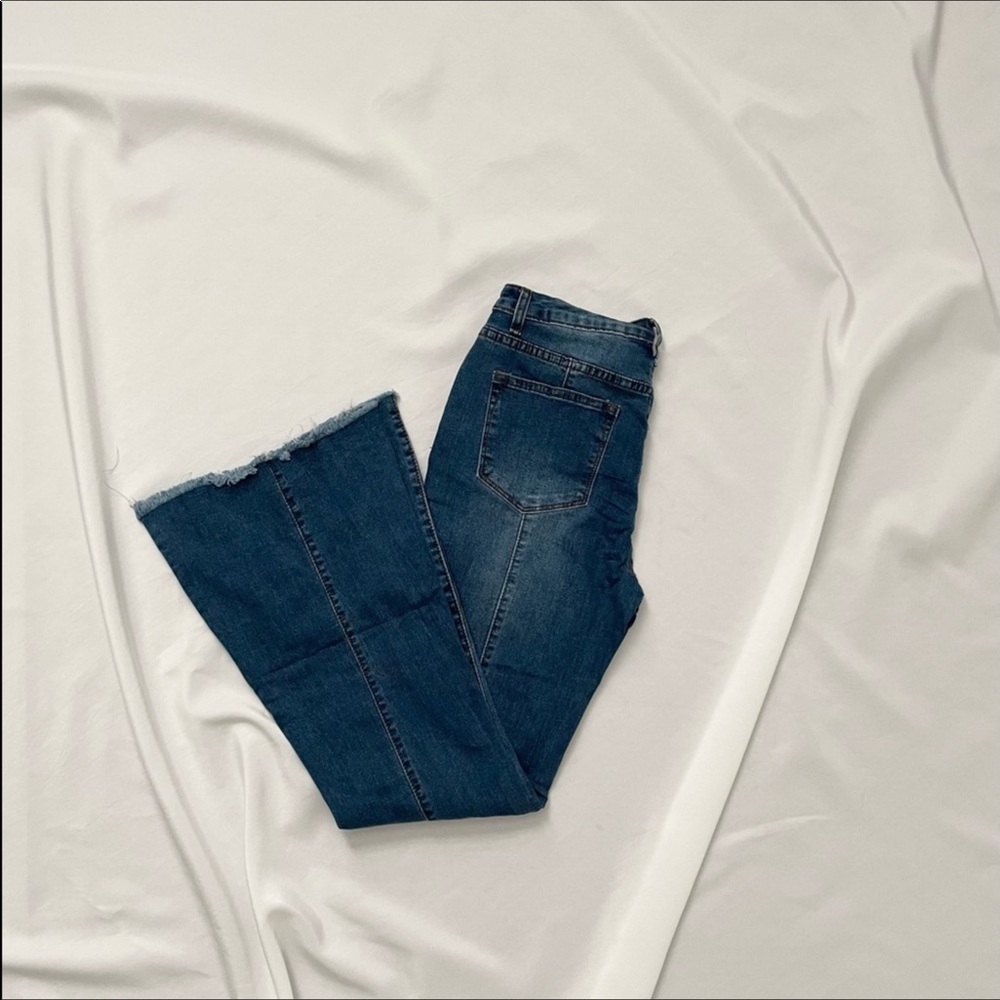 Fabulous Blue Flare Jeans w/Raw Hem & 5 Pockets - Picture 8 of 13